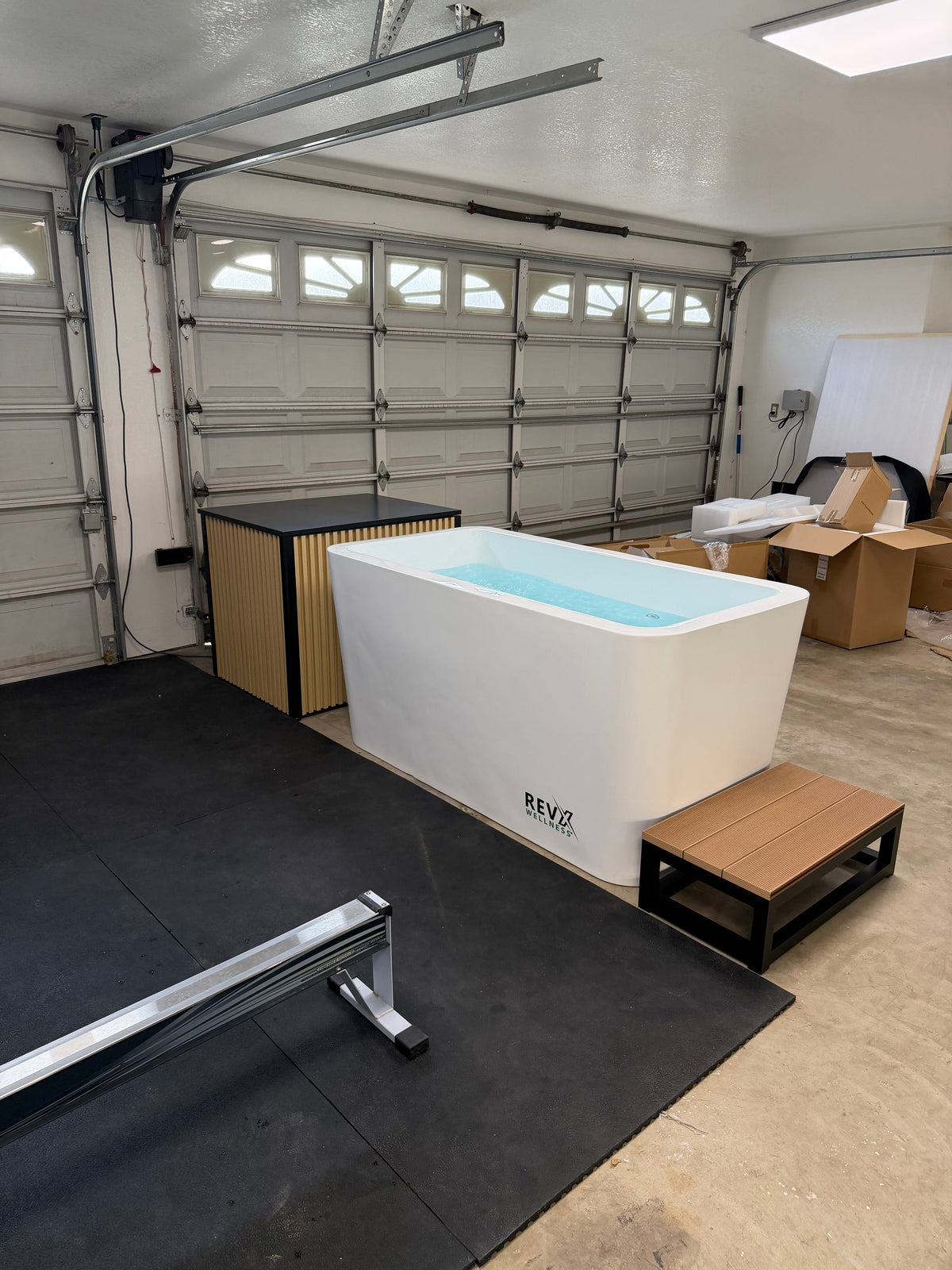RevX X Tub Cold Plunge + 1.5HP LUX Chiller | 34" Deep, 110V