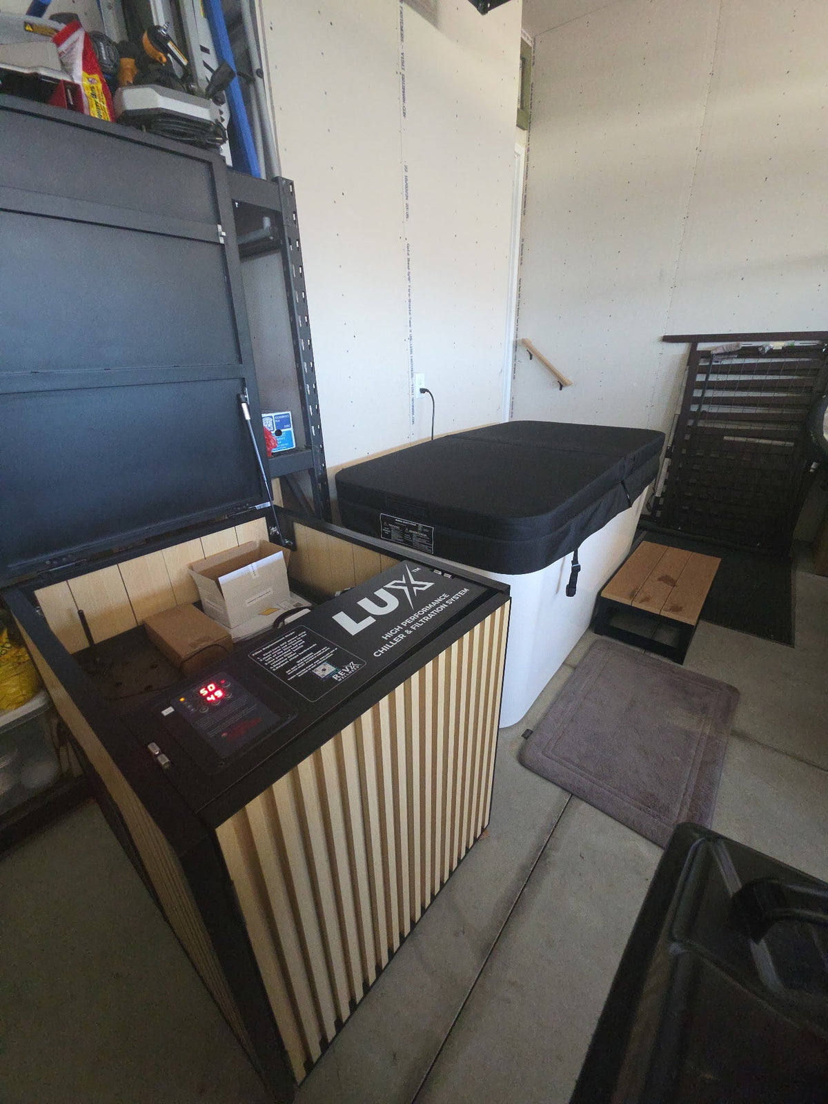 RevX X Tub Cold Plunge + 1.5HP LUX Chiller | 34" Deep, 110V